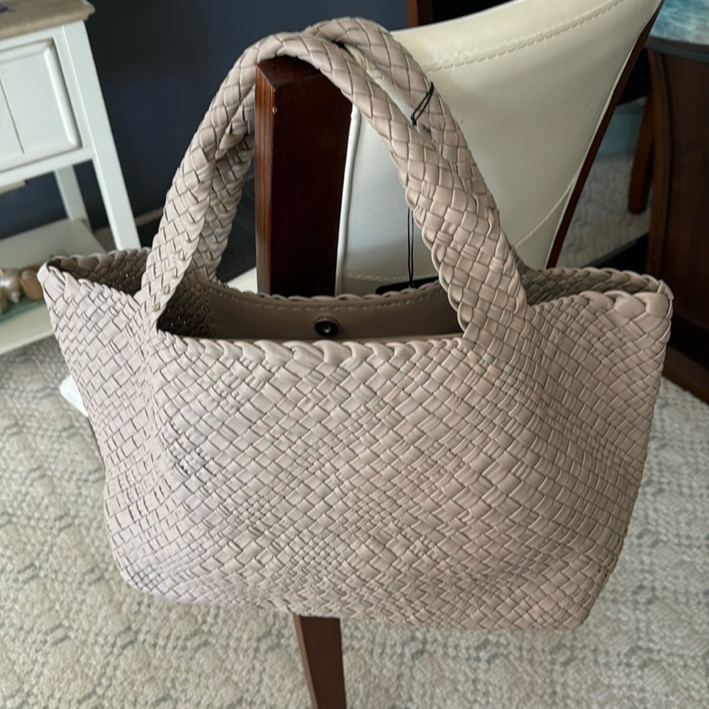 FALOR TOTE. Made in Italy TAUPE handwoven Intrecciato Soft Leather NWT- XL
